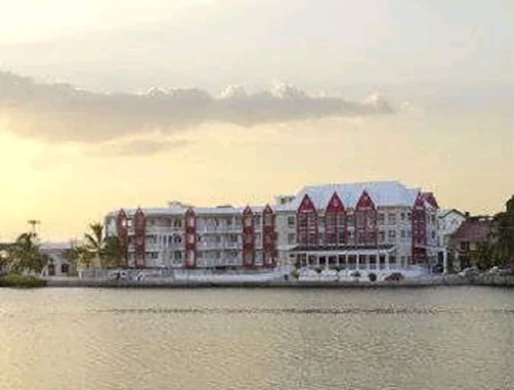 Ramada Tikal Isla De Flores Hotel Esterno foto